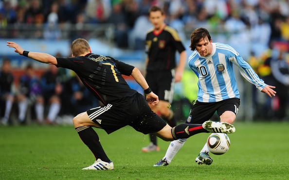 Lionel+Messi+Bastian+Schweinsteiger+Argentina+Xkl-ca_a6pdl